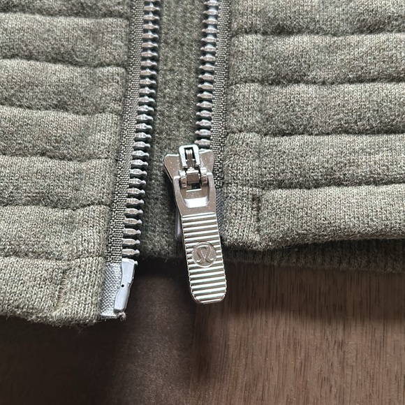 Lululemon Radiant Jacket II in Heathered Fatigue size 8 - Picture 5 of 9